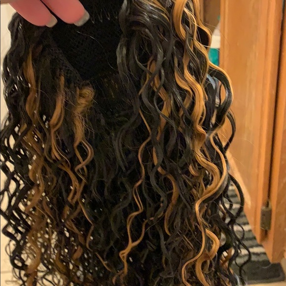 Women’s ponytail - Picture 4 of 8